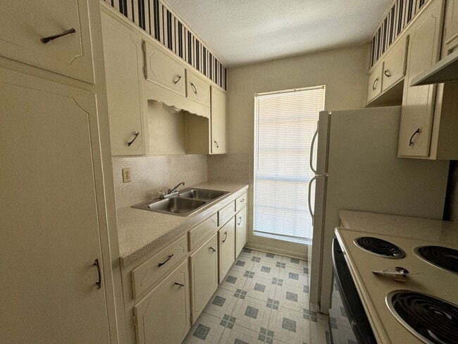 Photo - 224 Hold St Unit Apt 07