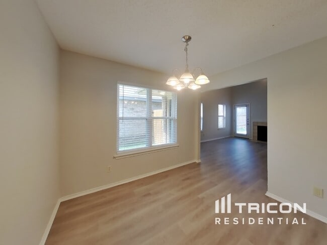 Photo - 1611 Sunset Village Dr