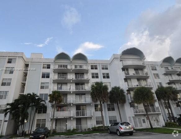 Building Photo - 488 NW 165th St Unit B-109 Rental