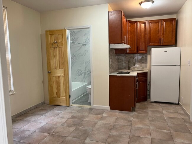 Photo - 28-44 38th St