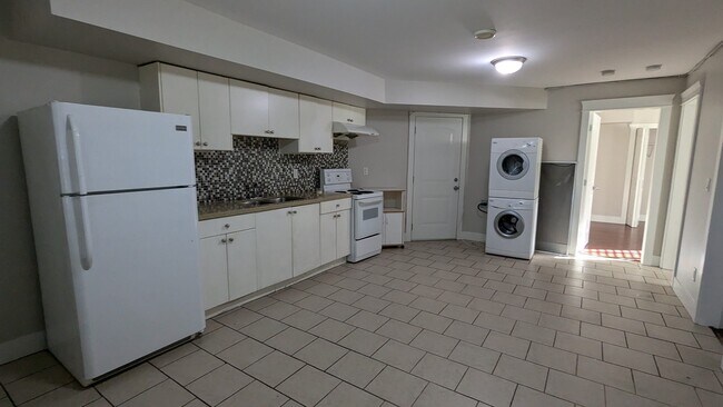 Photo - 14843-14863 63 Ave