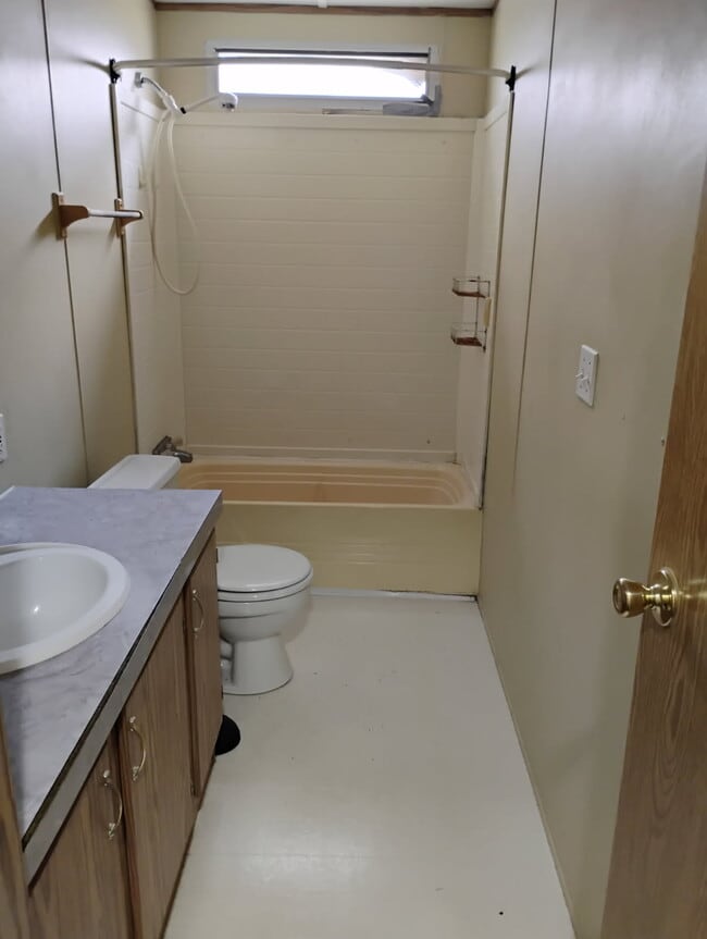 Photo - 713 N Linn St