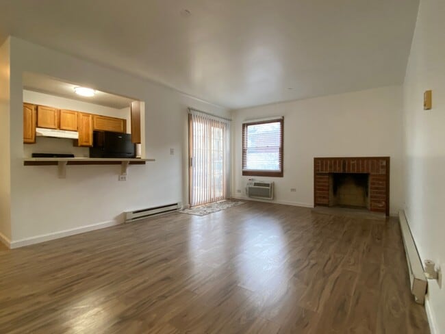 Photo - 1372 Cunat Ct Unit 1B