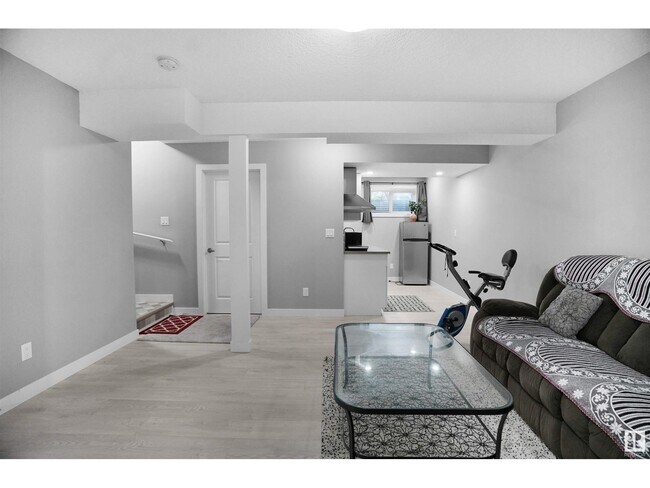 Photo - 2333 Wonnacott Crescent