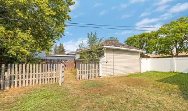 Photo - Beautiful 4-bed 2-bath home in Blackfoot