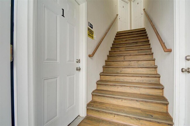 Photo - 2415 McGowen St Unit 1