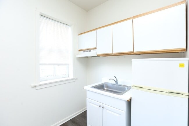 Photo - 3925 W Irving Park Rd Unit J01P