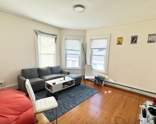 Building Photo - 3 Folsom Ave Unit 3 Rental