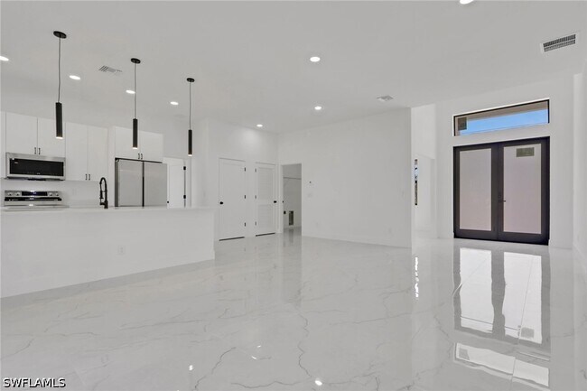 Photo - 3315 Sunshine Blvd N