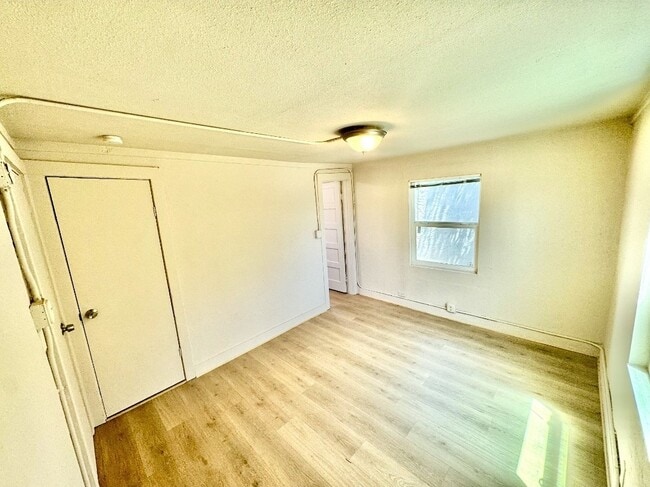 Photo - 528 Park Ln