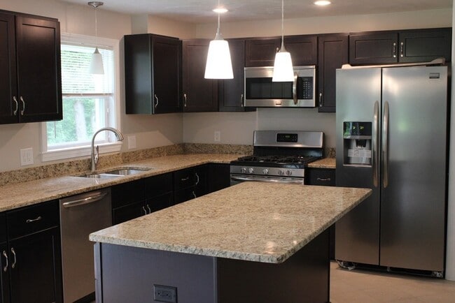 Photo - 48 Colonial Way