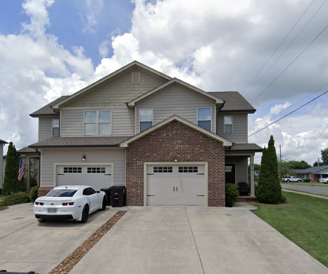 Building Photo - 3BD 2.5 BA TOWNHOME FOR RENT IN COOPER SQ