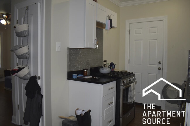 Photo - 3817 N Greenview Ave Unit 3W