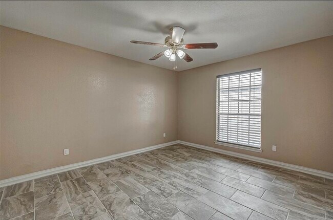 Photo - 6606 De Moss Dr Unit 1014