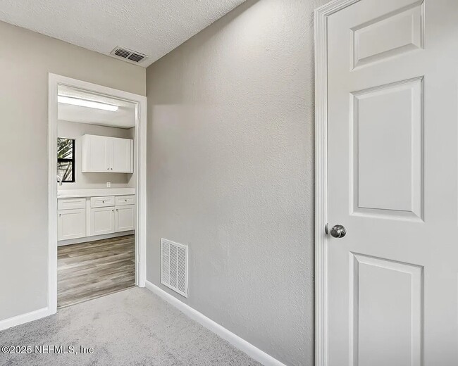 Photo - 1004 W 26th St
