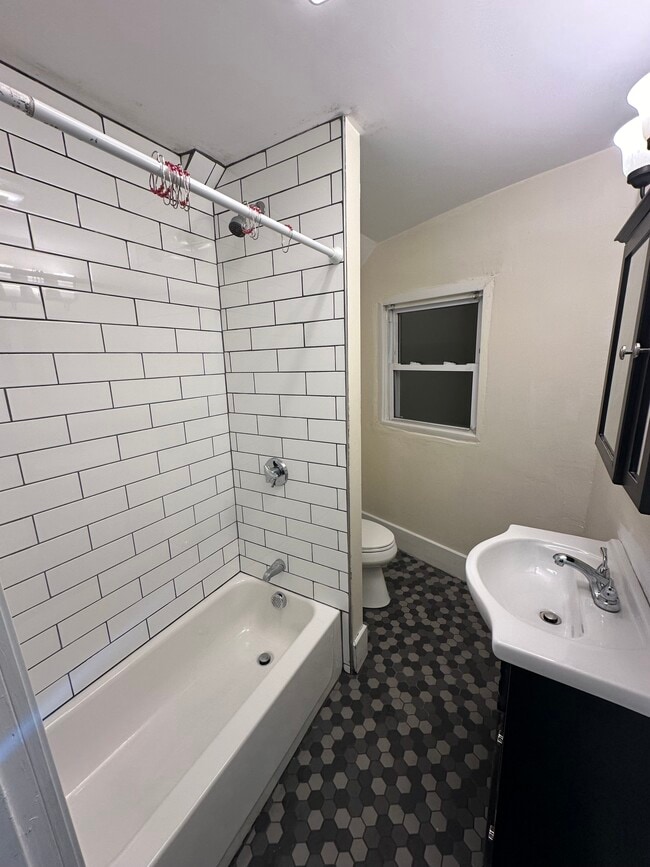 Photo - 72 Linden St Unit #1