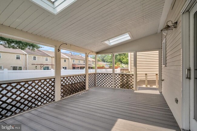 Photo - 20 Gatehouse Ln