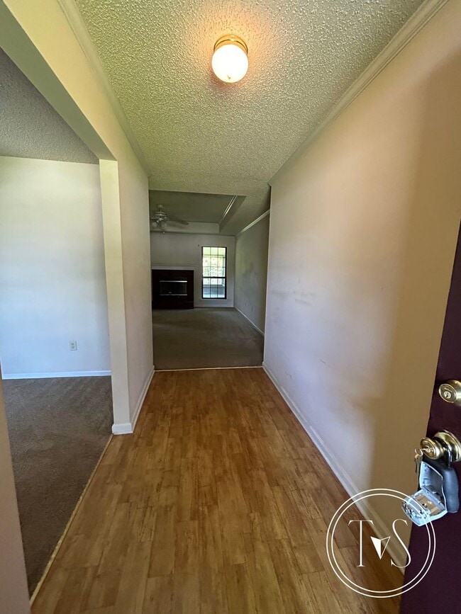 Photo - 109 Larkin Ct