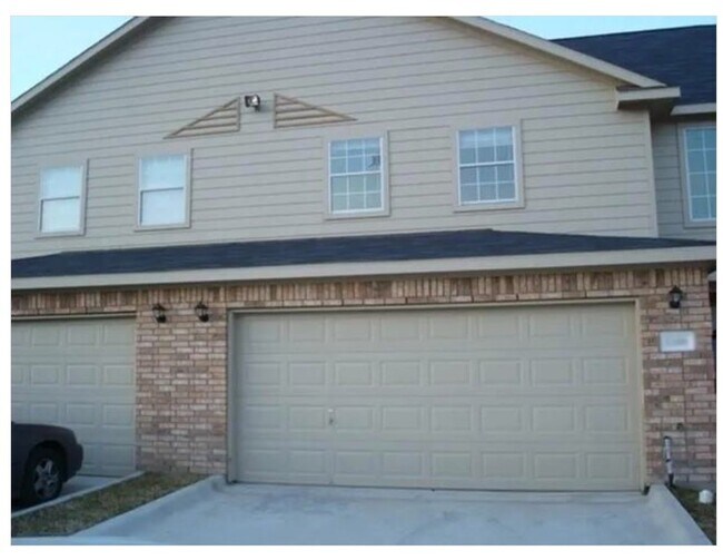 11902 Clifton Oaks Dr