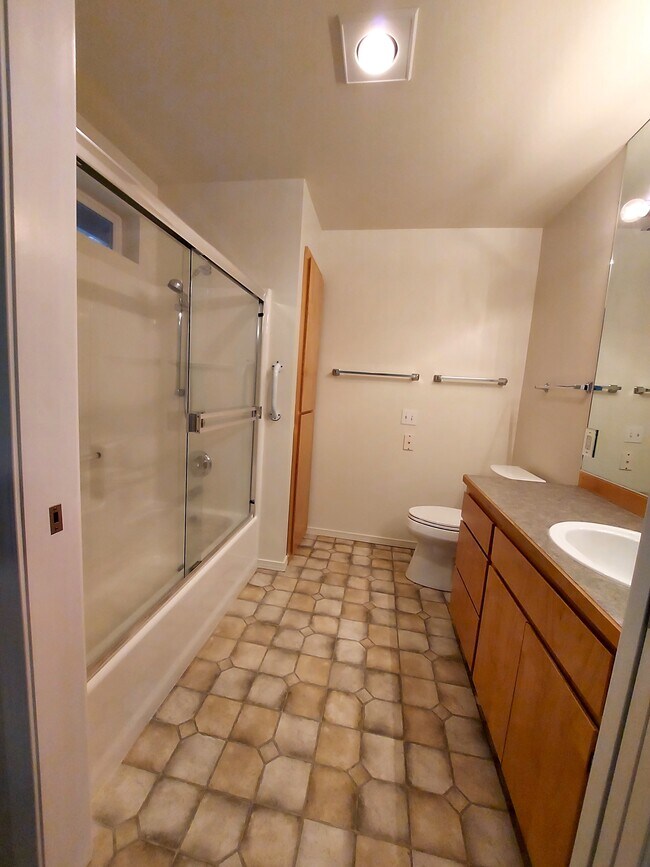 1929 NE Sams Loop Townhome Townhome Rental in Bend OR