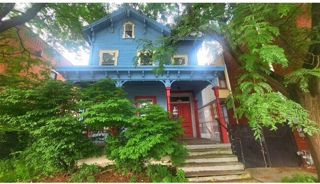 Building Photo - 216 Church St Unit 3 Rental
