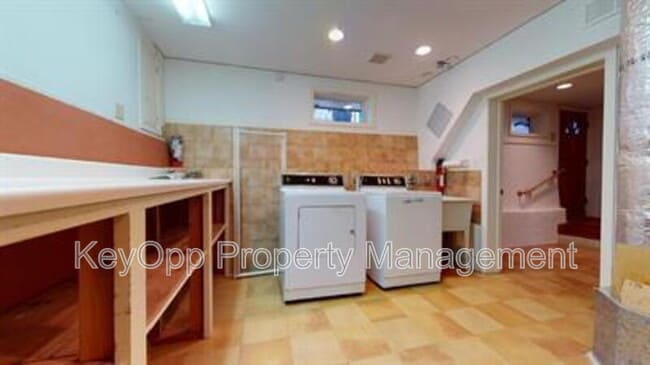 Photo - 450 28th Ave