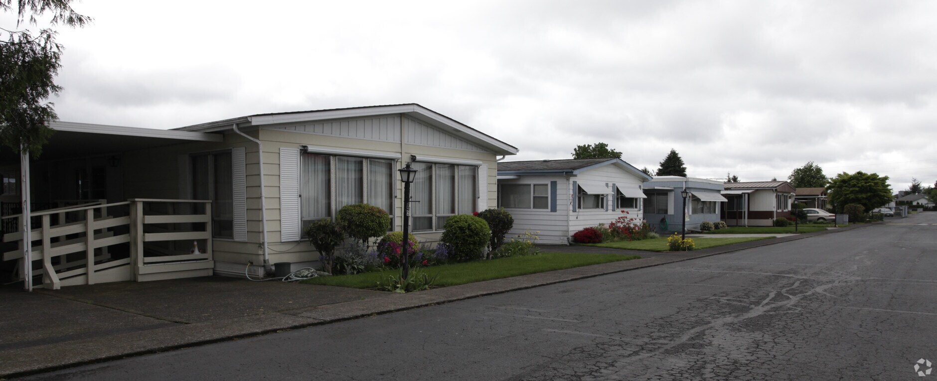 Photo - Le Mar Mobile Manor MHC