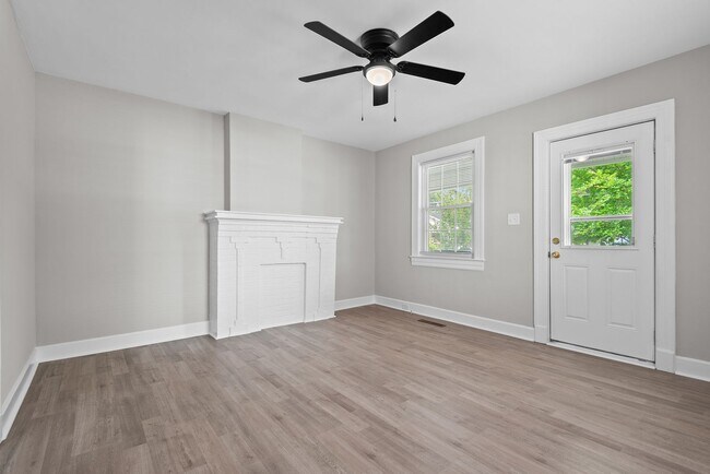 Photo - Charming 1 bed, 1 bath Unit Located in the... Unidad B