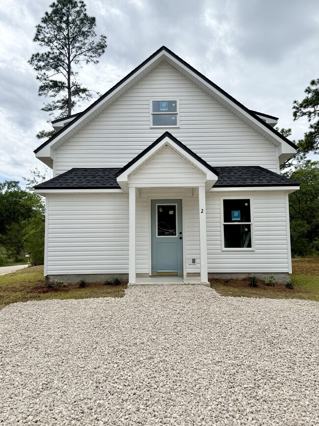 Building Photo - 2 Lake Ellen Dr