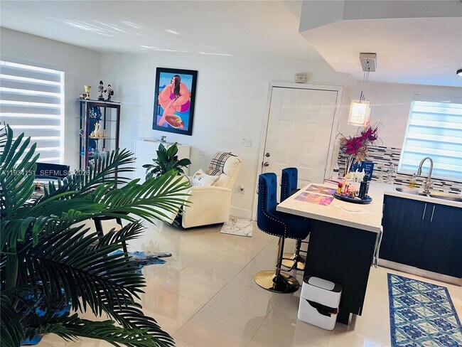 Photo - 3101 SW 27th Ave Unit 101