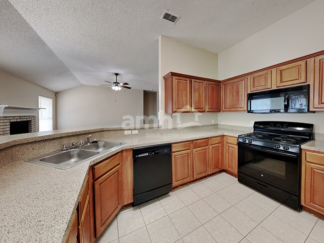 Photo - 3705 Staghorn Cir N