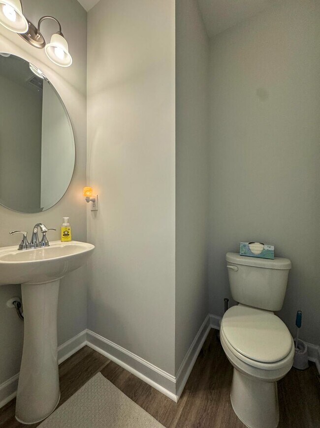 Photo - Beautiful 4 Bed 2.5 Bath Home in Linden