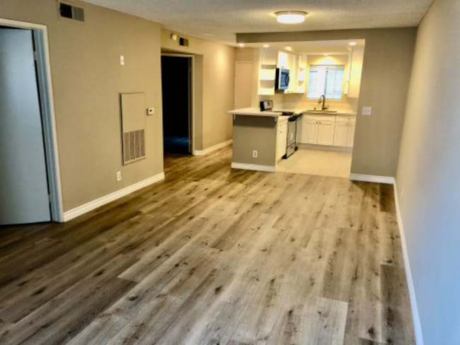 Photo - 5259 Cartwright Ave Unidad 102