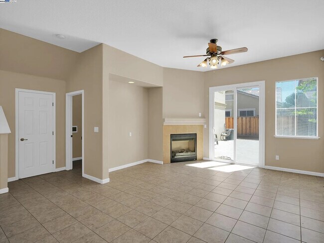 Photo - 4312 Middlefield Dr