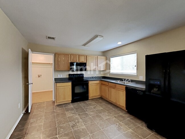 Photo - 1618 Withers Way