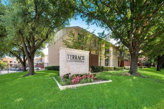 Building Photo - 4512 Amesbury Dr Unit C