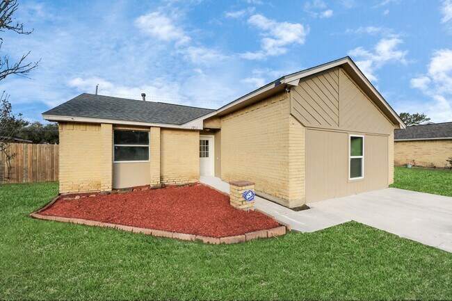 Photo - 1911 Oakwell Ln