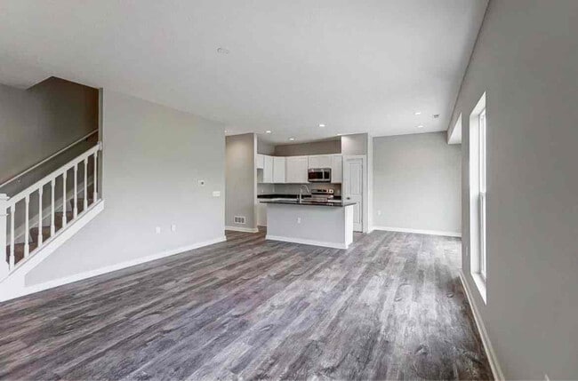 Photo - 349 Lenell Lp