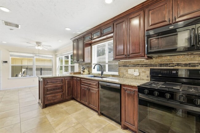 Photo - 3807 Glenwood Springs Dr