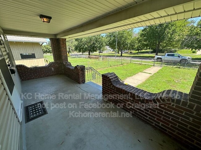 Photo - 6838 The Paseo