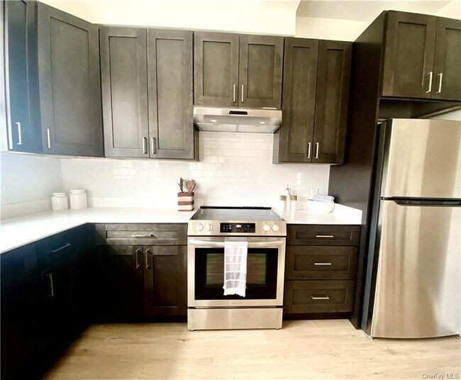 Photo - 24 Edgewater Pl Unit PH-410