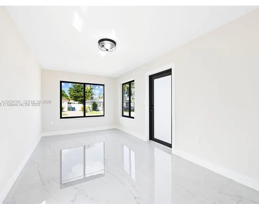 Photo - 721 SW 5th Ct Unidad 0