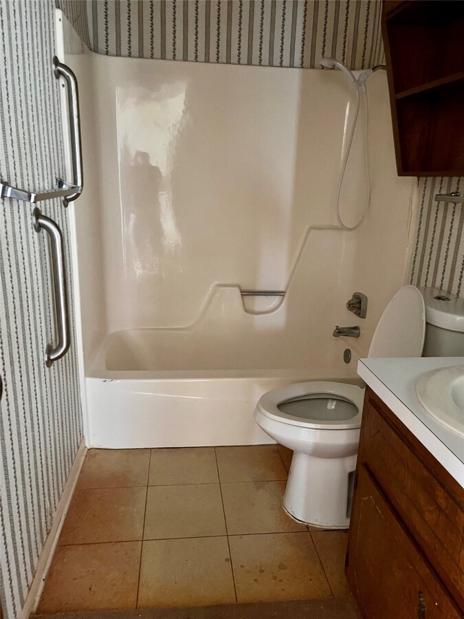 Photo - 802 Yorktown Dr