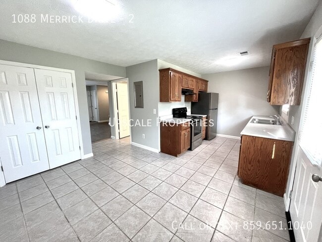 Photo - 1088 Merrick Dr