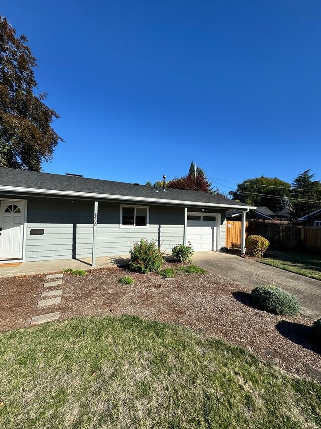 Photo - 3 Bedroom 1.5 baths! Walker & Cedar Hills ...