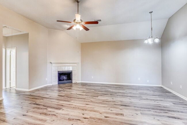 Photo - 6615 Bluebottle Ln