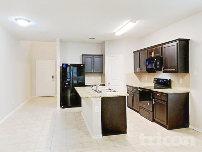 Photo - 601 Creekview Dr