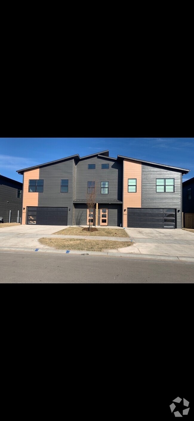 Building Photo - 8810 W Haylee St Rental