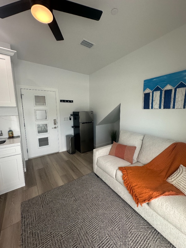 Photo - 527 N Garden Ave Unidad North Furnished 1-1 Full Utilities, Patio