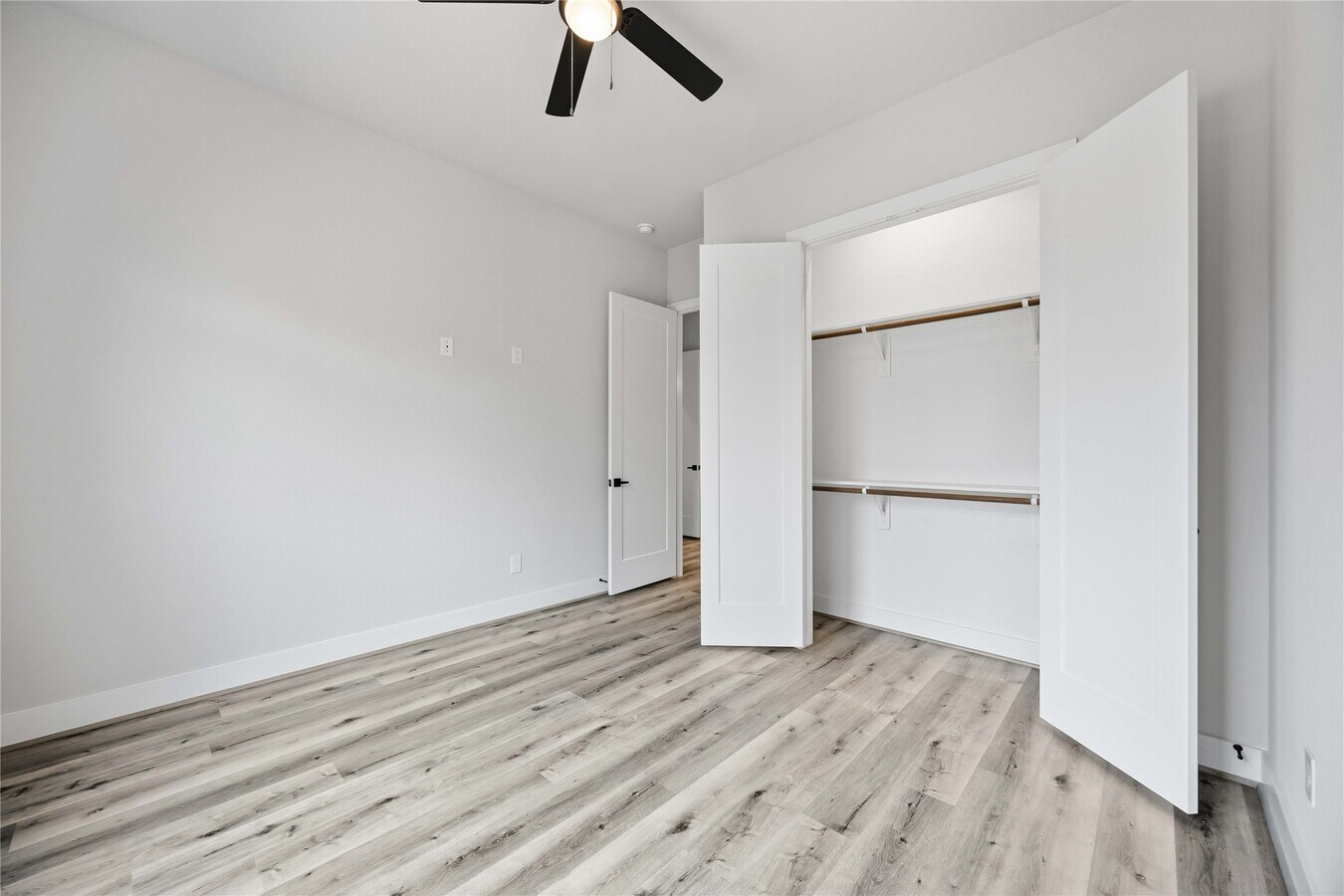 Photo - 6111 Campos Dr